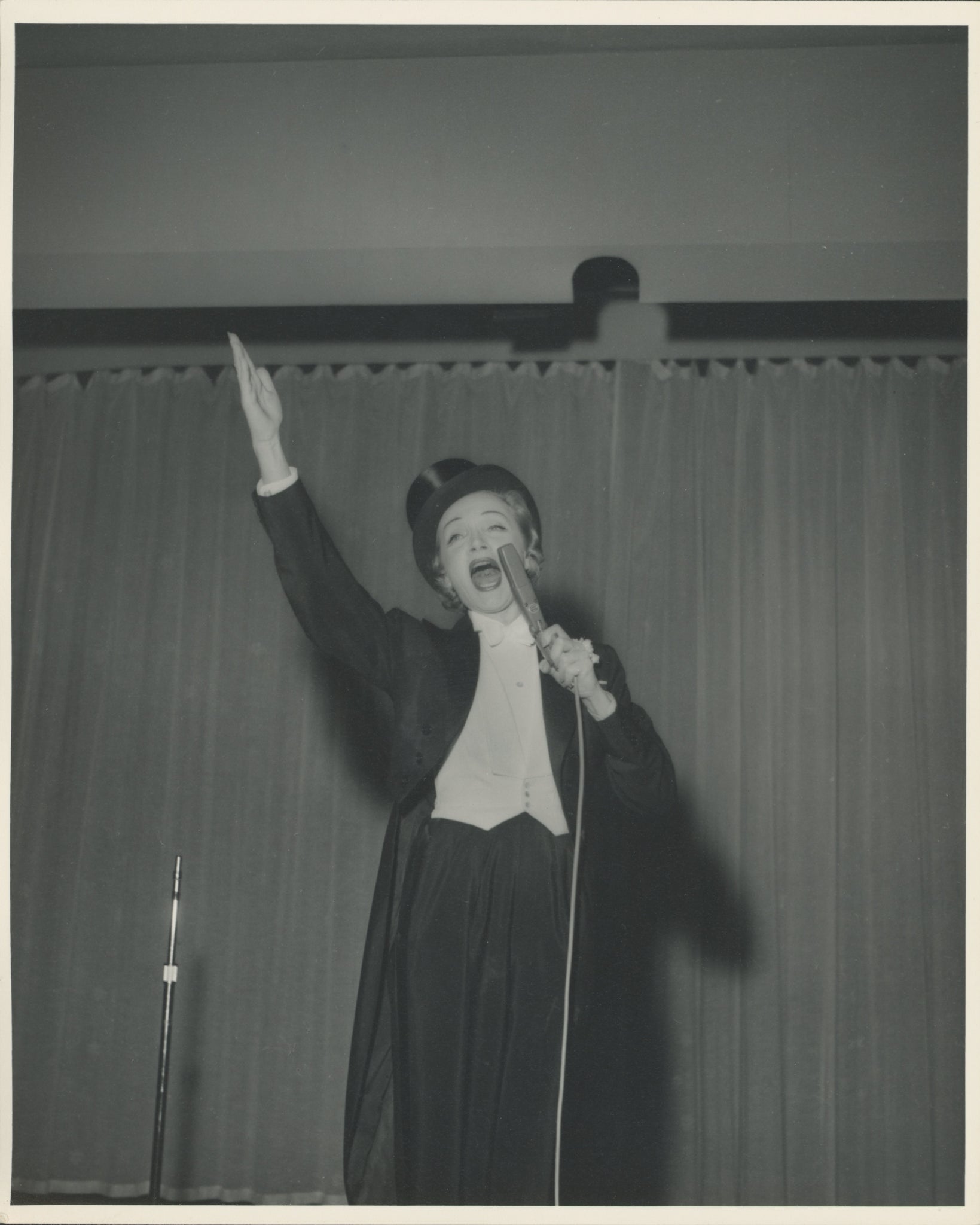 [Marlene Dietrich] In performance, ca. 1928